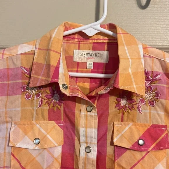 Shyanne western shirt. NWT - Picture 2 of 6